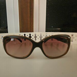 Calvin Klein Sunglasses, No scratches!